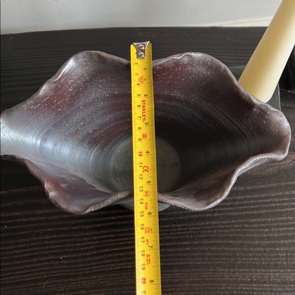 Shell Shaped Vase - Picture 6 of 6